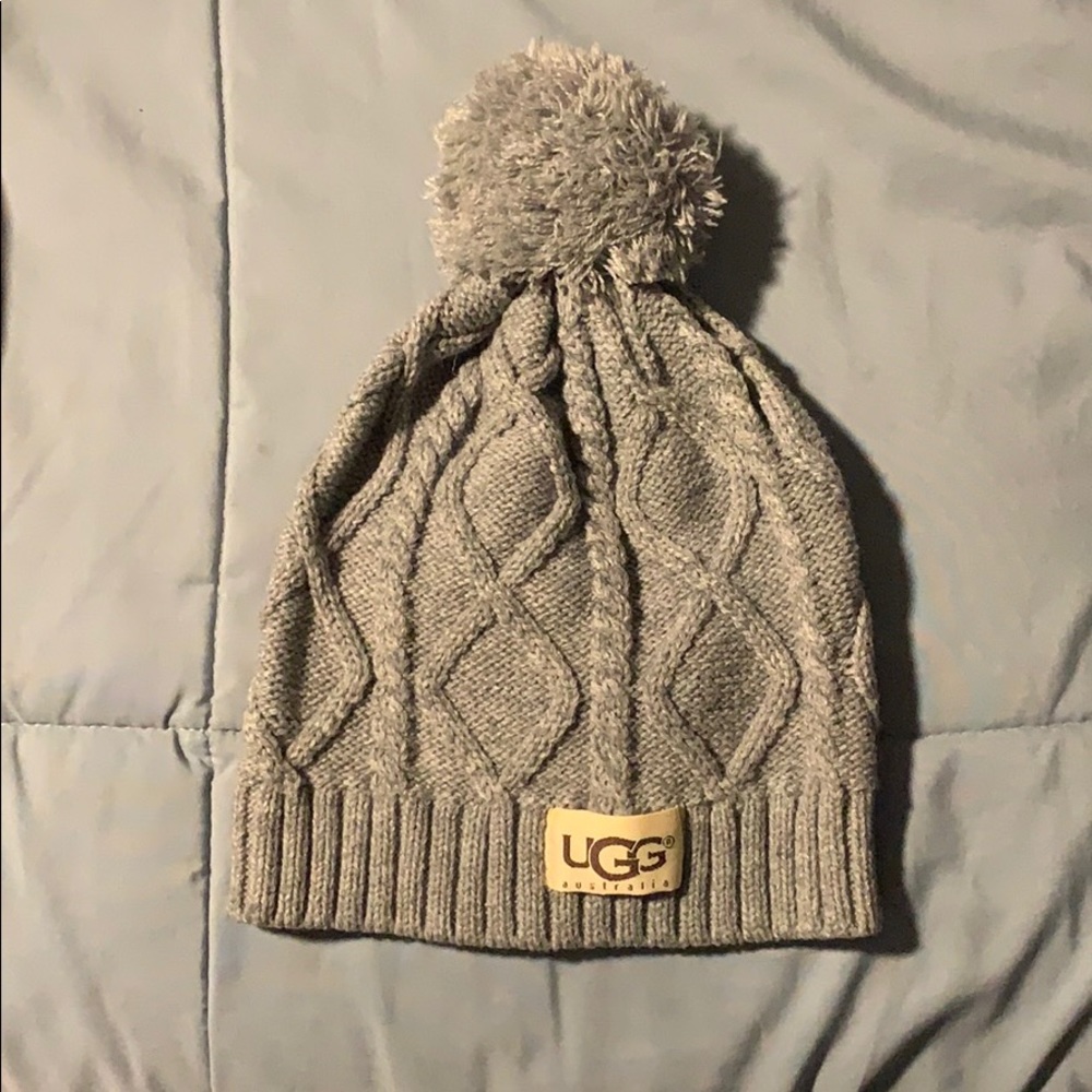 UGGs hat